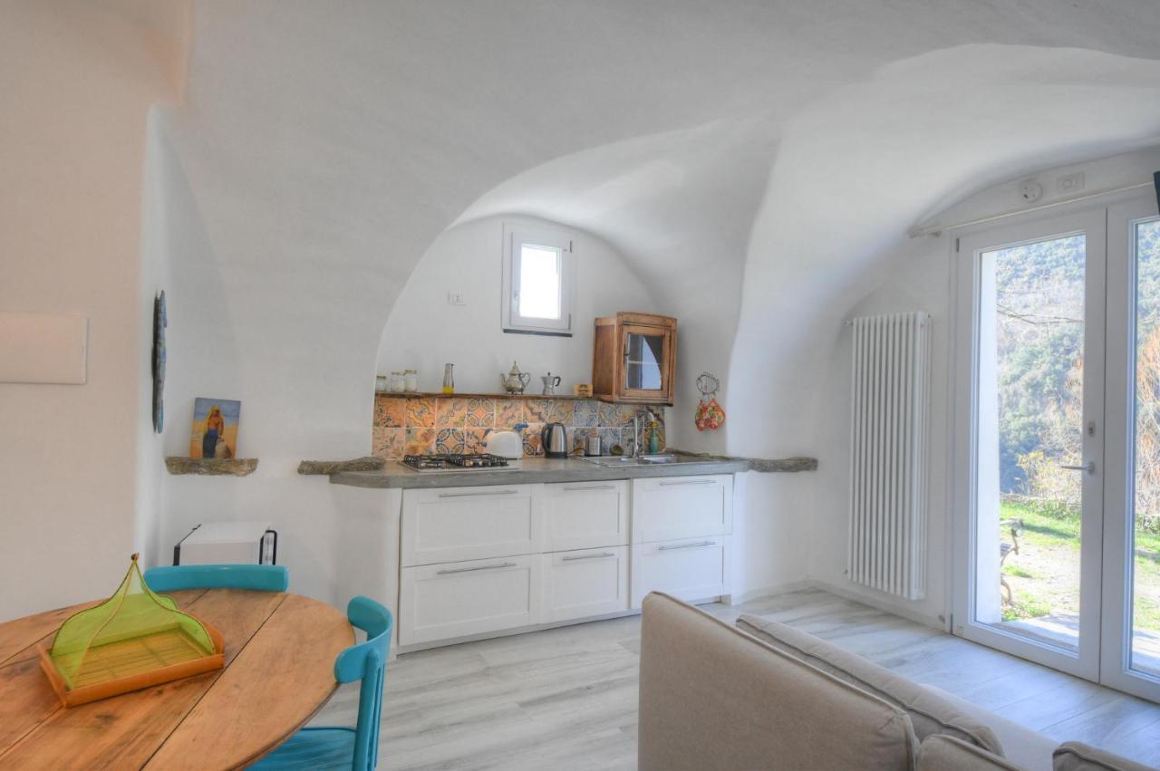 Antica Casa Del Canto Iara - Private Parking Calice Ligure Экстерьер фото